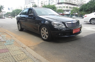 廈門地區(qū)奔馳1.0-1.6L黑色二手車報(bào)價(jià)及選購(gòu)指南